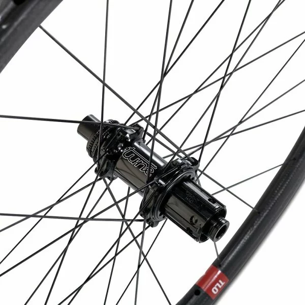 Schmolke TLO 45 Disc Clincher Laufradsatz Black Edition Tubeless Tune 2 Schmolke TLO 45 Disc Clincher Laufradsatz Black Edition Tubeless Tune – Bild 2
